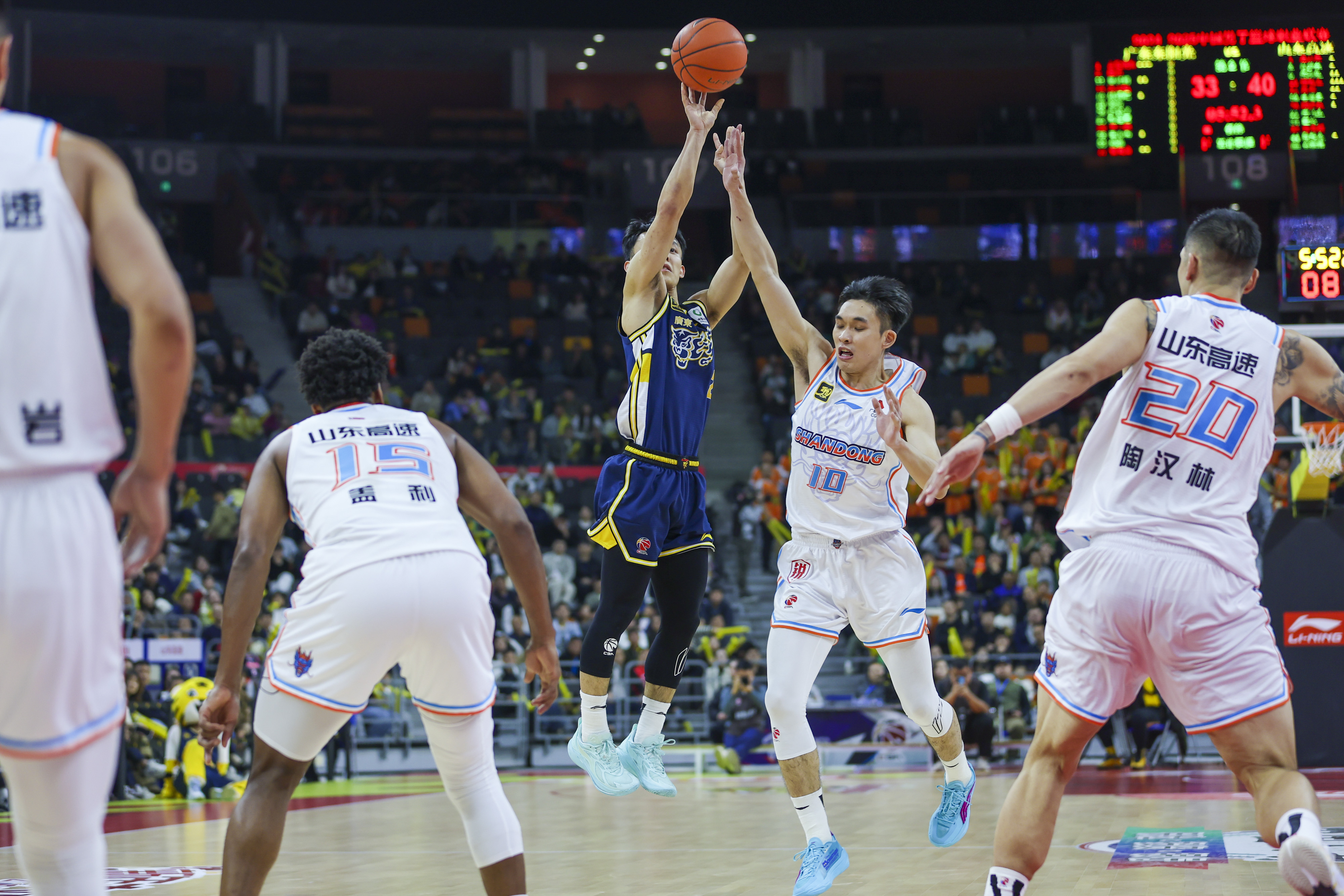 东方球队在国际比赛中展现强大实力 东方球队在国际比赛中展现强大实力