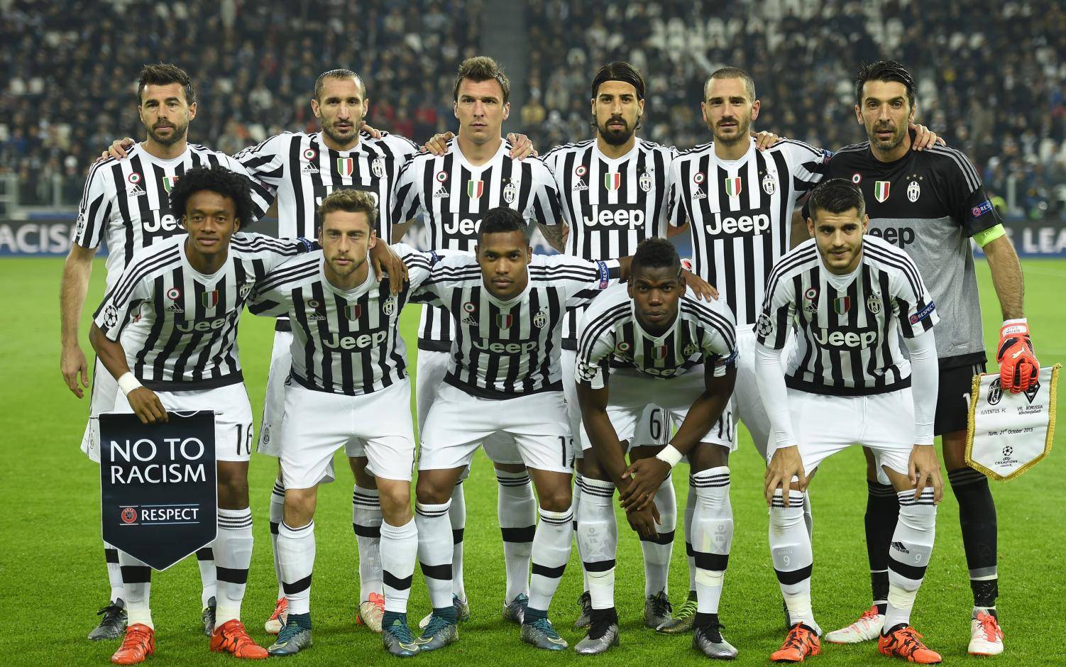 乌迪内斯前锋突破重围,为球队攻入关键球 乌迪内斯前锋突破重围,为球队攻入关键球