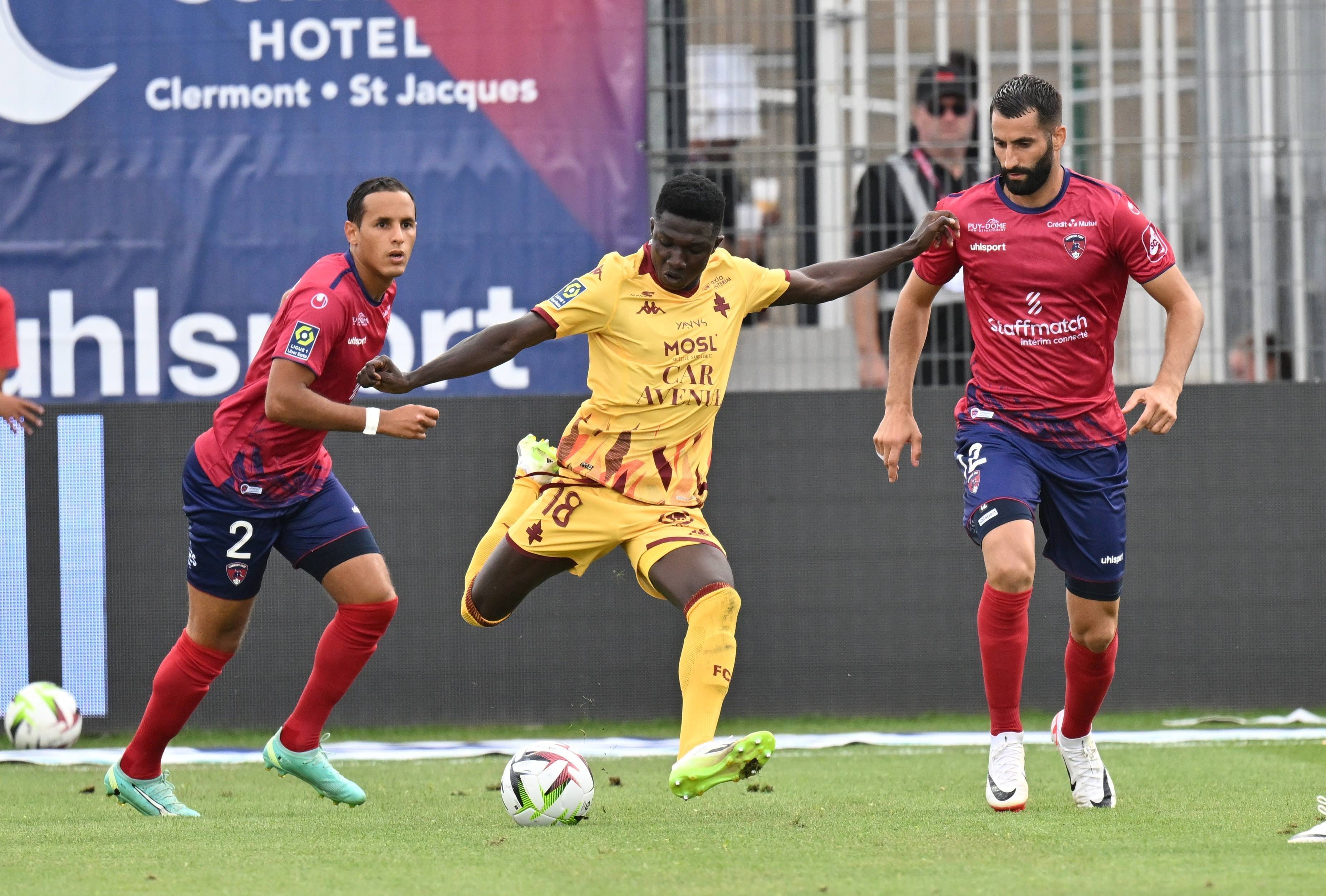 关于南安普顿客场大胜对手,联赛前十保住位置!的信息 关于南安普顿客场大胜对手,联赛前十保住位置!的信息