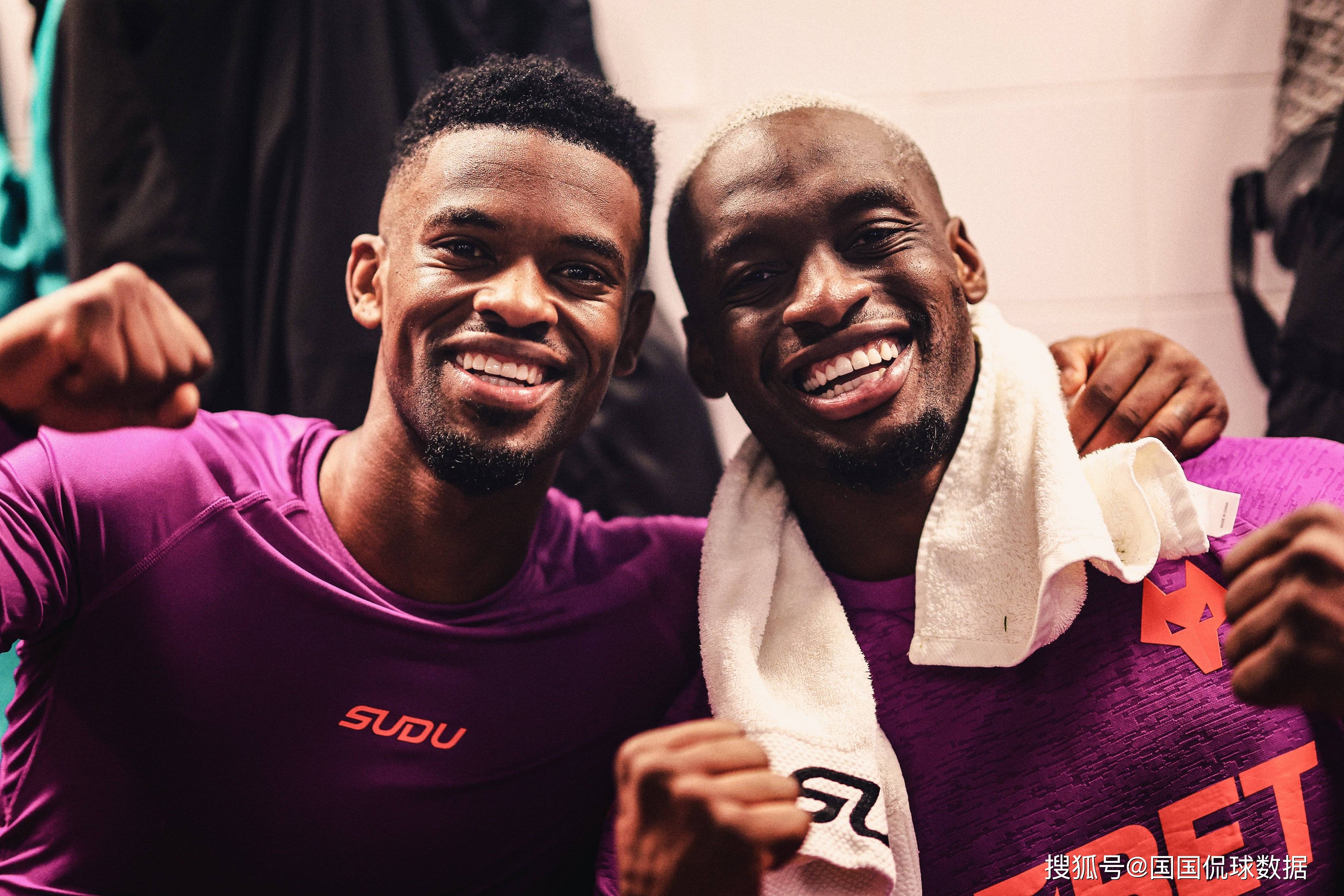 包含狼队主场战胜伯恩茅斯，状态火热保持上升的词条