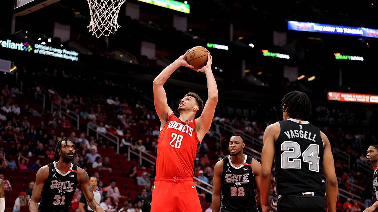 开云体育中国官网-依靠内线优势打破对手防线掌控节奏