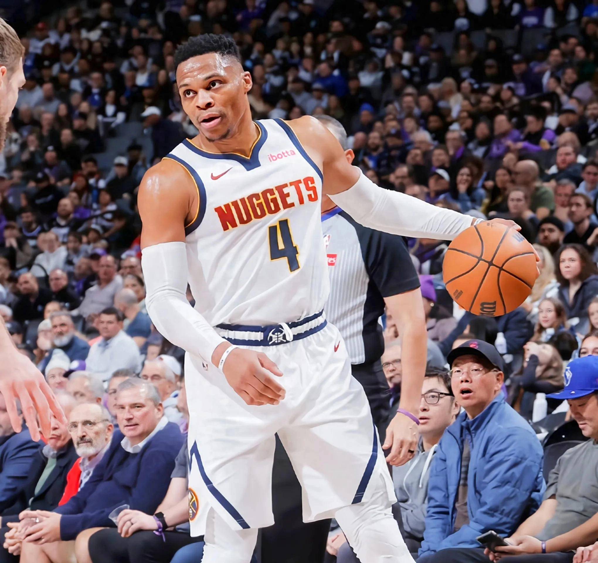 猛龙客场不敌掘金,遭遇两连败 猛龙客场不敌掘金,遭遇两连败