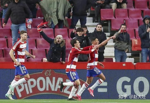 格拉纳达与皇家社会,一场激烈的对决正酣的简单介绍 格拉纳达与皇家社会,一场激烈的对决正酣的简单介绍