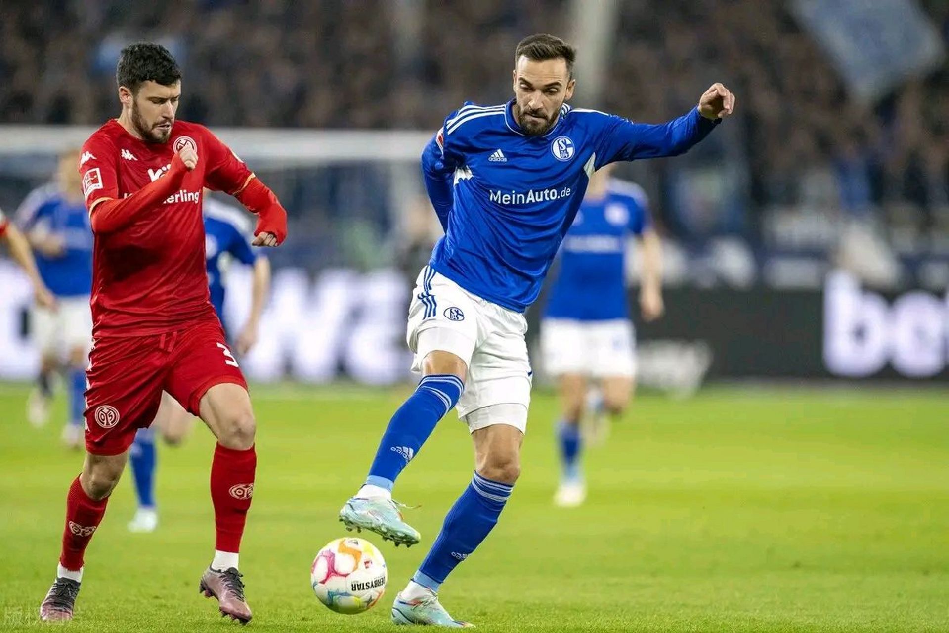 沙尔克迎来一场重要的德甲比赛 沙尔克迎来一场重要的德甲比赛