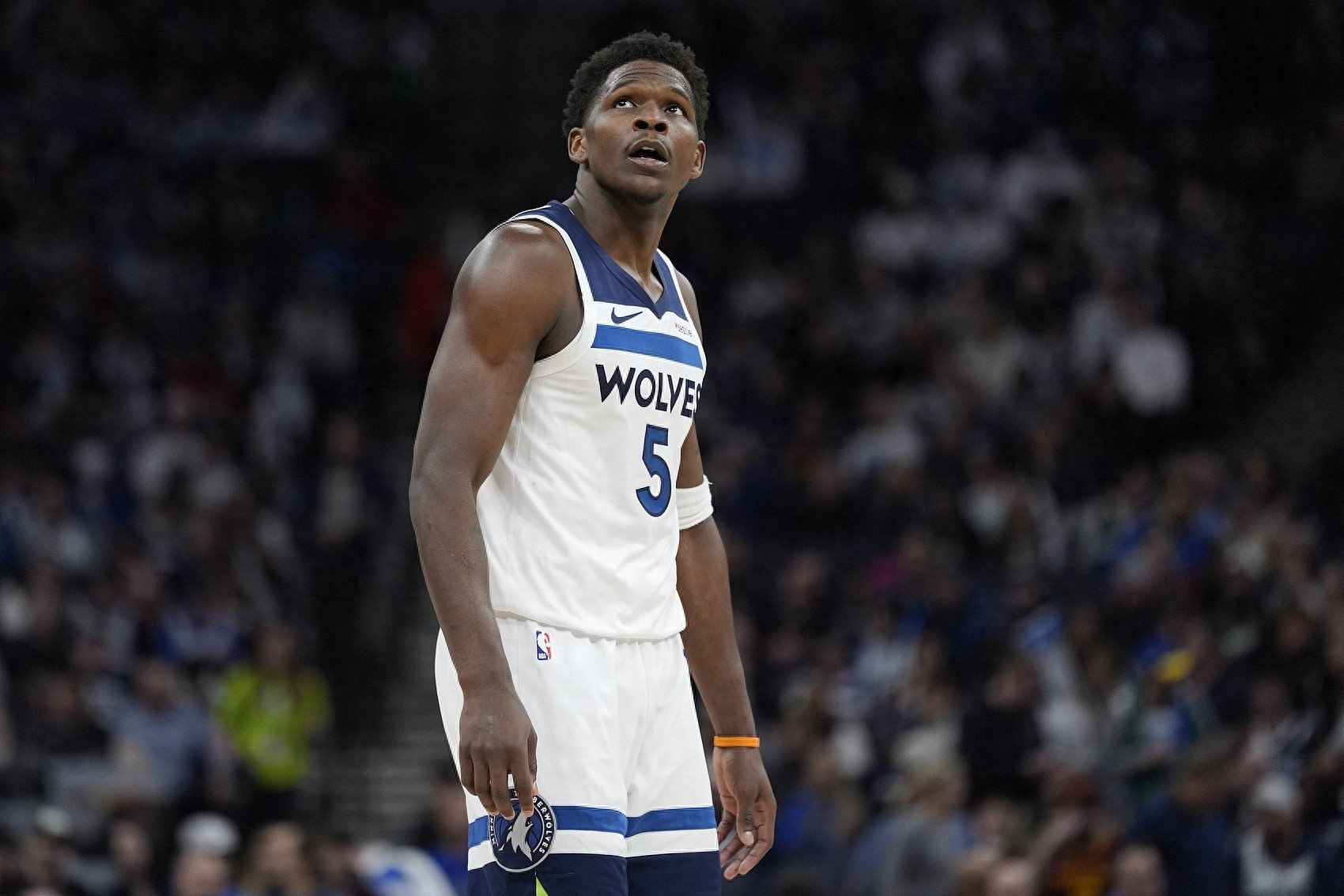 森林狼队惊险胜出,击败爵士队晋级下一轮 森林狼队惊险胜出,击败爵士队晋级下一轮