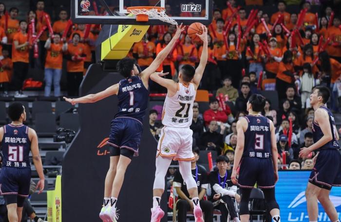 开云体育在线-吉林男篮主场失利，寻求反弹之路的简单介绍