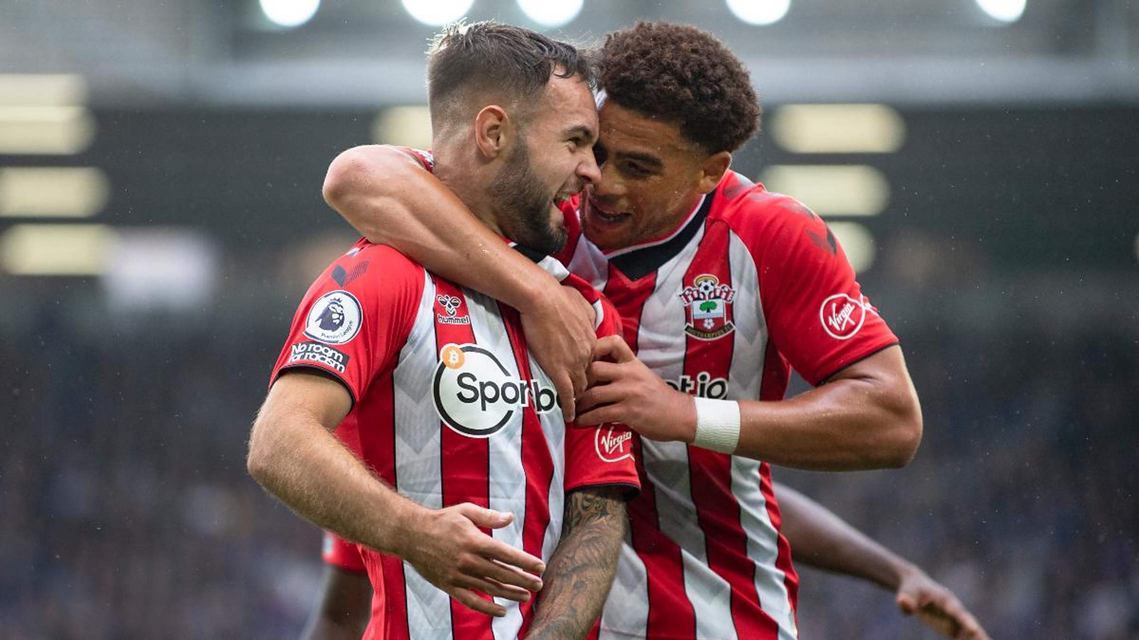 南安普顿抢分成功,保级希望增加 南安普顿抢分成功,保级希望增加