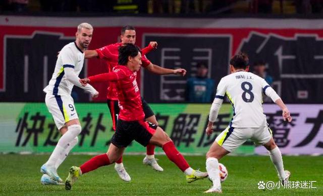 开云体育在线-比赛中的激烈竞争引发球迷热议的简单介绍