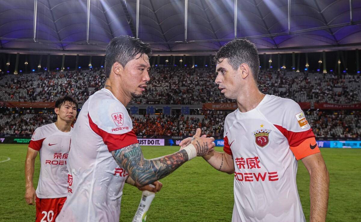 开云体育链接-皇马球迷在社交媒体上秀球队纹身