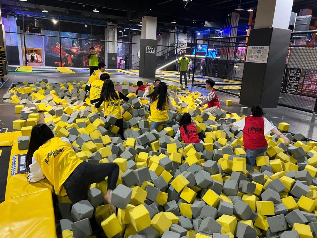 关于蹦床项目争夺榜首,漂亮动作吸引眼球的信息 关于蹦床项目争夺榜首,漂亮动作吸引眼球的信息