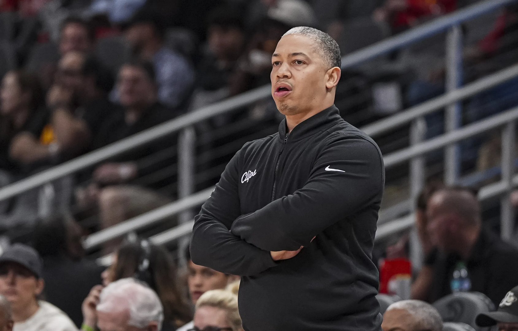 包含人心惶惶,球队主教练感受到压力山大的词条 包含人心惶惶,球队主教练感受到压力山大的词条