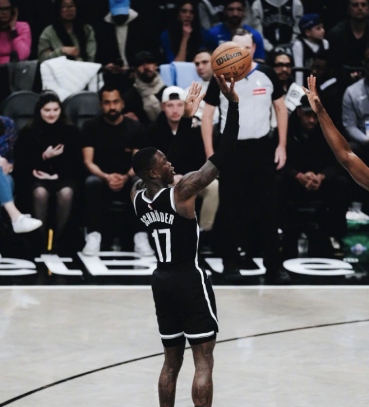 开云体育链接-雄鹿胜篮网，字母哥全场双带队取胜