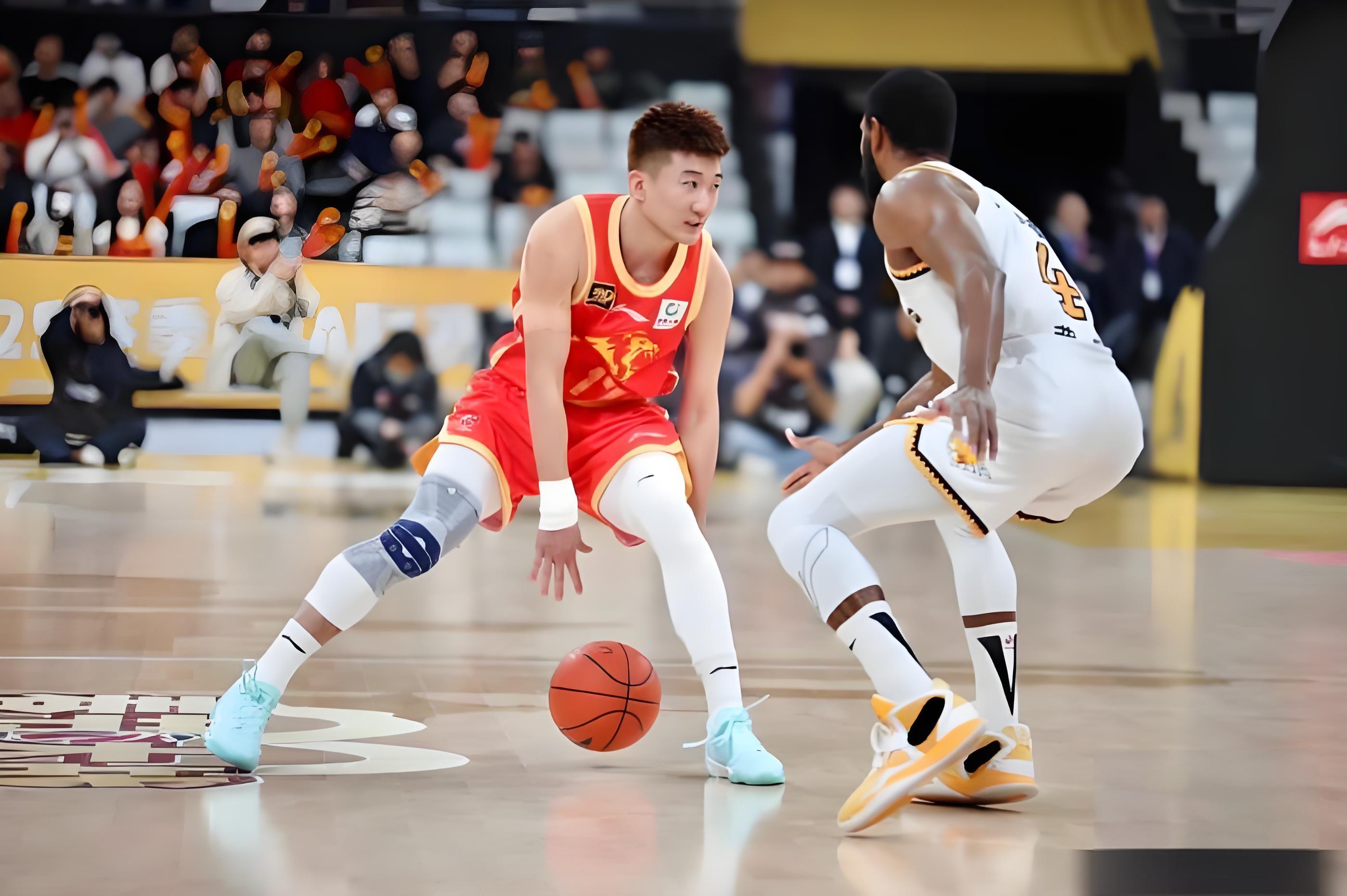 CBA联赛引发篮球热潮,球场上演精彩对决 CBA联赛引发篮球热潮,球场上演精彩对决