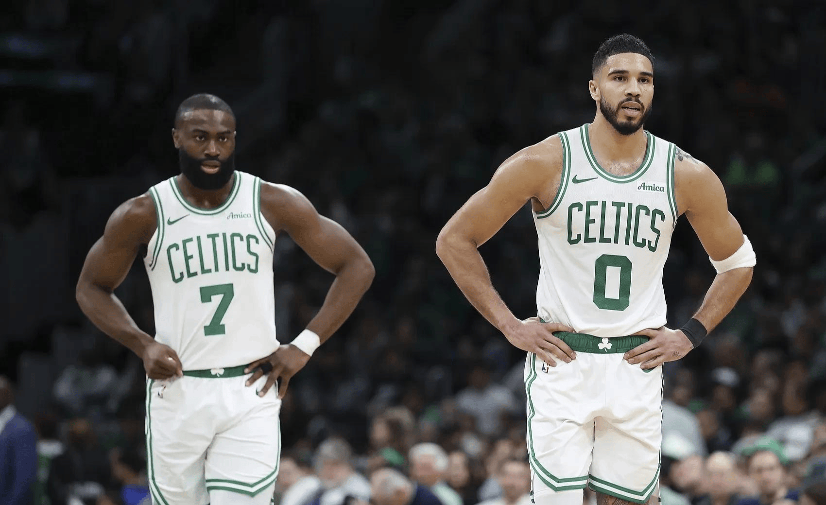 尼克斯客场告捷,击败山猫,取得胜利 尼克斯客场告捷,击败山猫,取得胜利