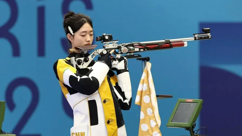 开云体育app-射击比赛中选手连中靶心，稳定发挥