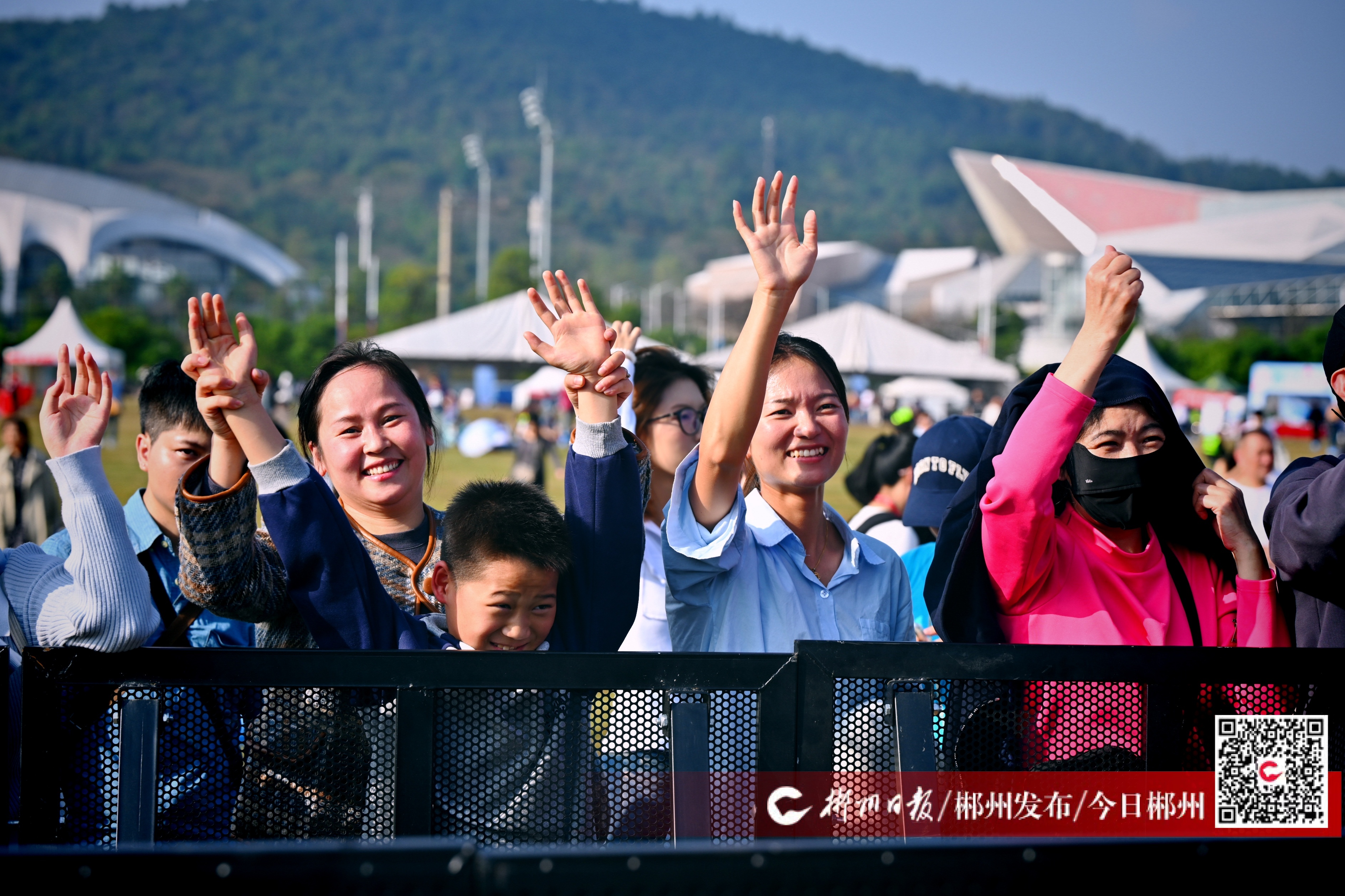 激动人心的瞬间,观众尖叫呐喊欢乐共鸣的简单介绍 激动人心的瞬间,观众尖叫呐喊欢乐共鸣的简单介绍