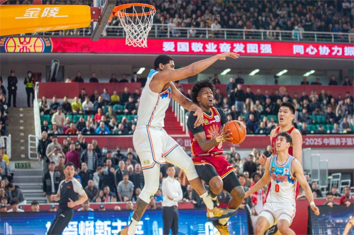 包含惊险一战！球队险胜晋级下一轮比赛的词条