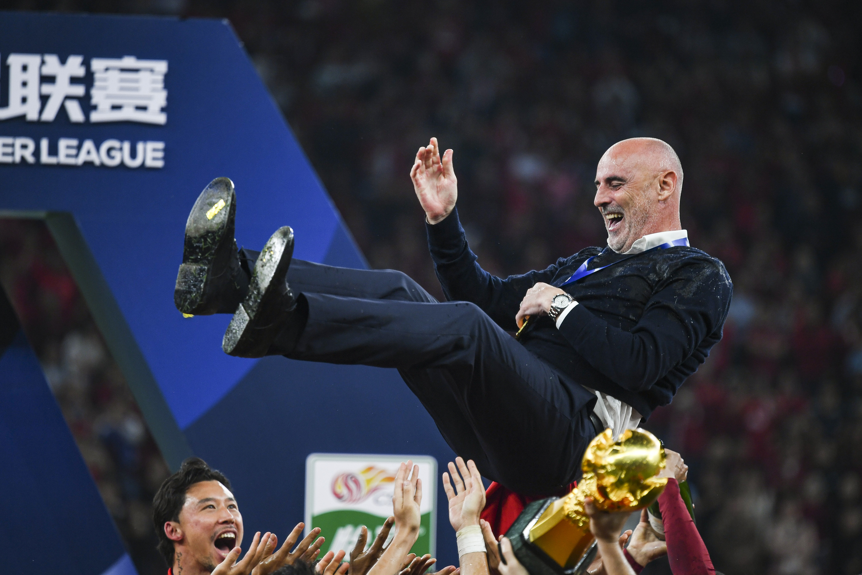 上海海港队披荆斩棘，实现胜利的简单介绍