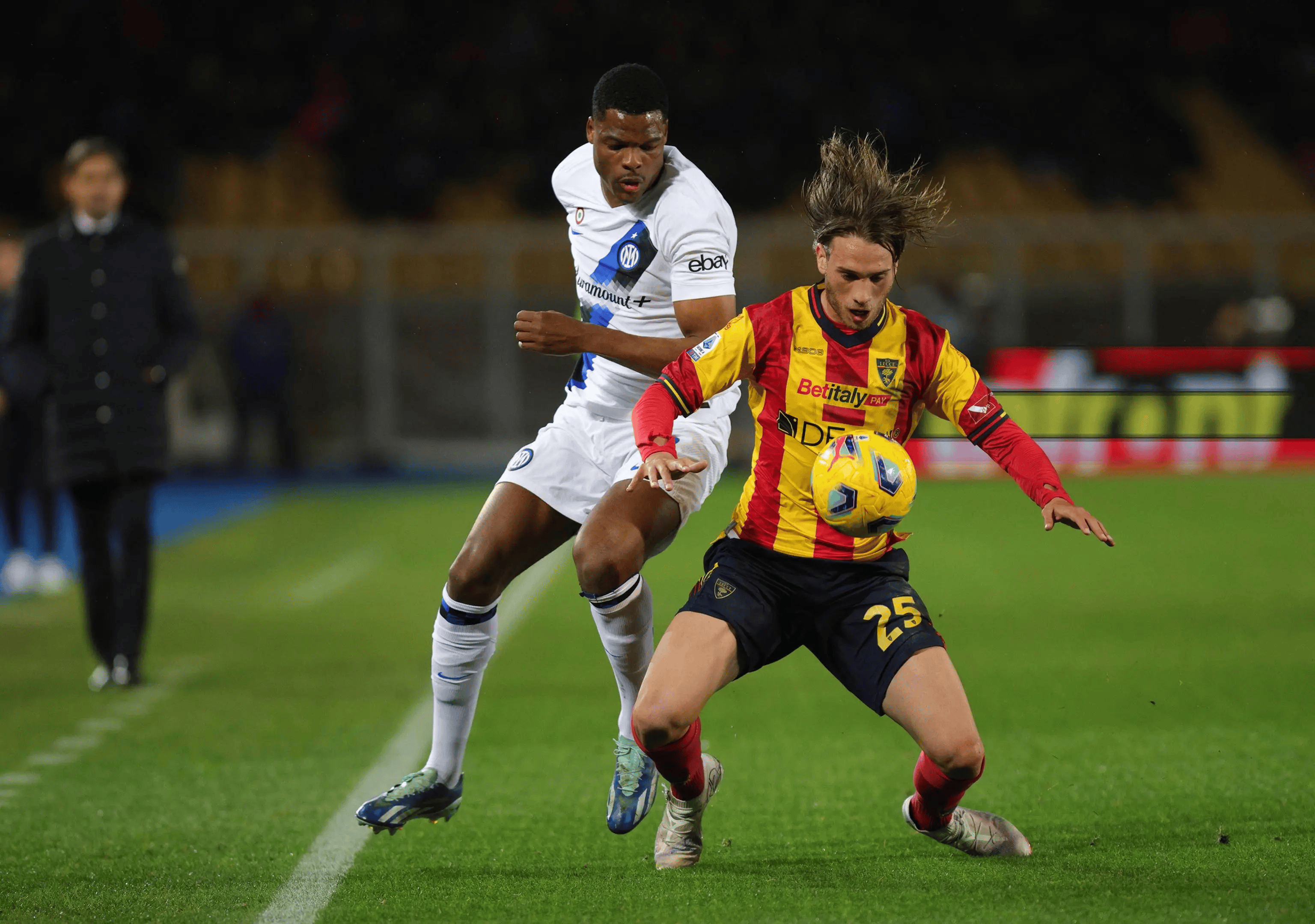 米兰德比再现经典对决，反戈手术刀绝杀AC米兰的简单介绍