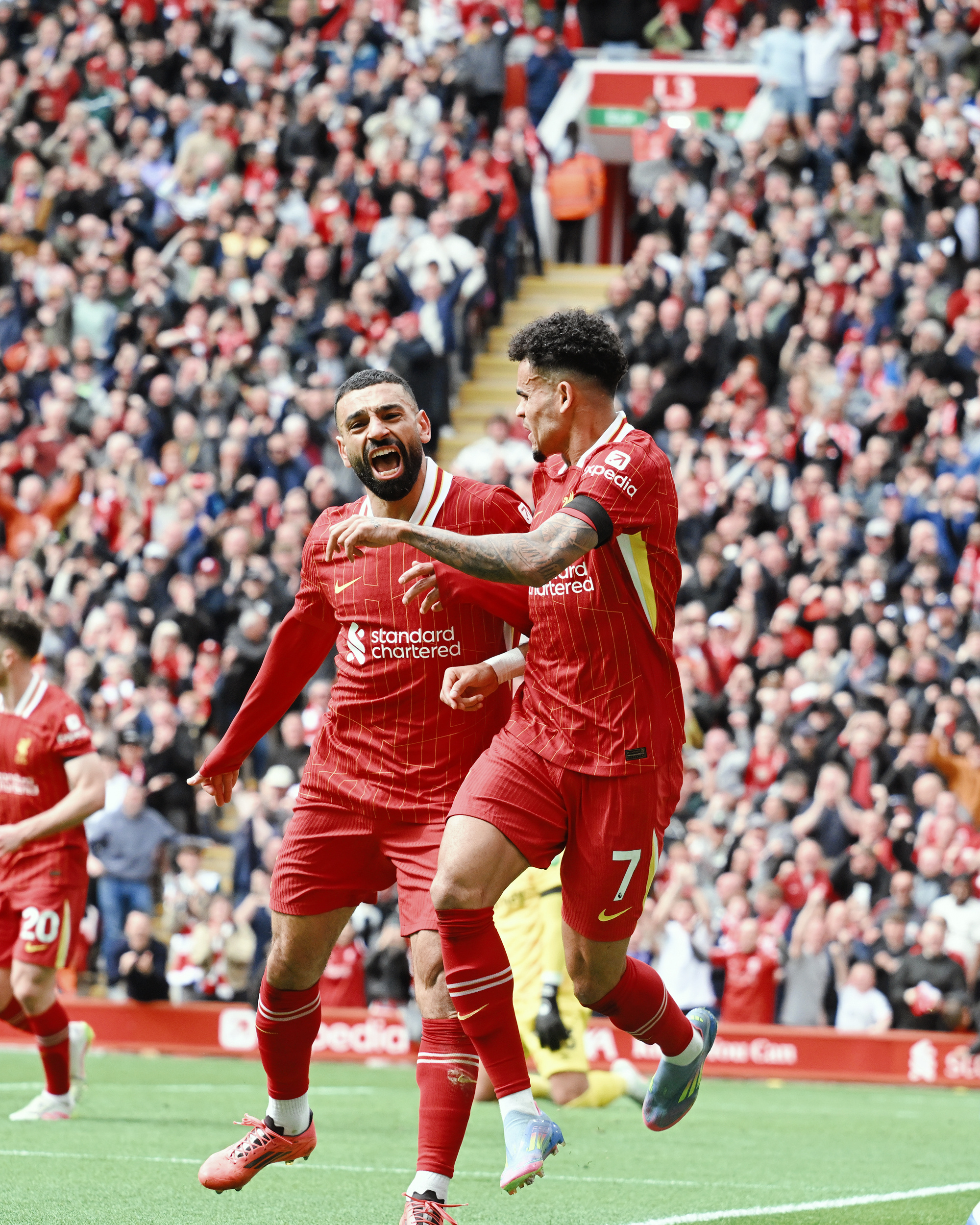 创造历史!球队取得惊人胜利,晋级决赛成就非凡!的简单介绍 创造历史!球队取得惊人胜利,晋级决赛成就非凡!的简单介绍